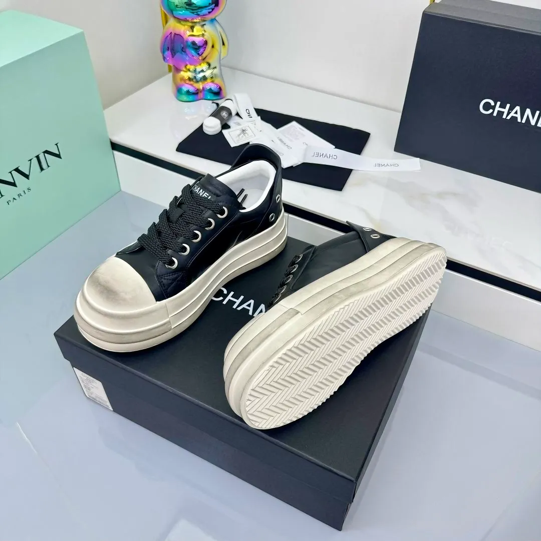 👟👟Ex-factory price 640👟👟 Chanel bread shoes, old style dirty shoes ~ original calfskin panda shoes Chanel 25C latest hot style panda black and white sports shoes casual sneakers Xiaoxiang hot style single product classic black and white panda color coco girls must pay Fabric: original custom mixed sheepskin lining: original imported breathable mesh lining outsole: Original molded rubber + TPU combination Size: Women's 35-41
